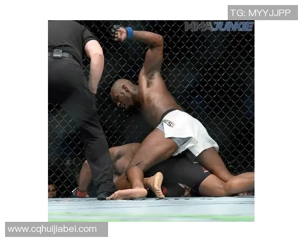 UFC214科米尔与琼斯巅峰对决揭示拳坛新格局的精彩瞬间